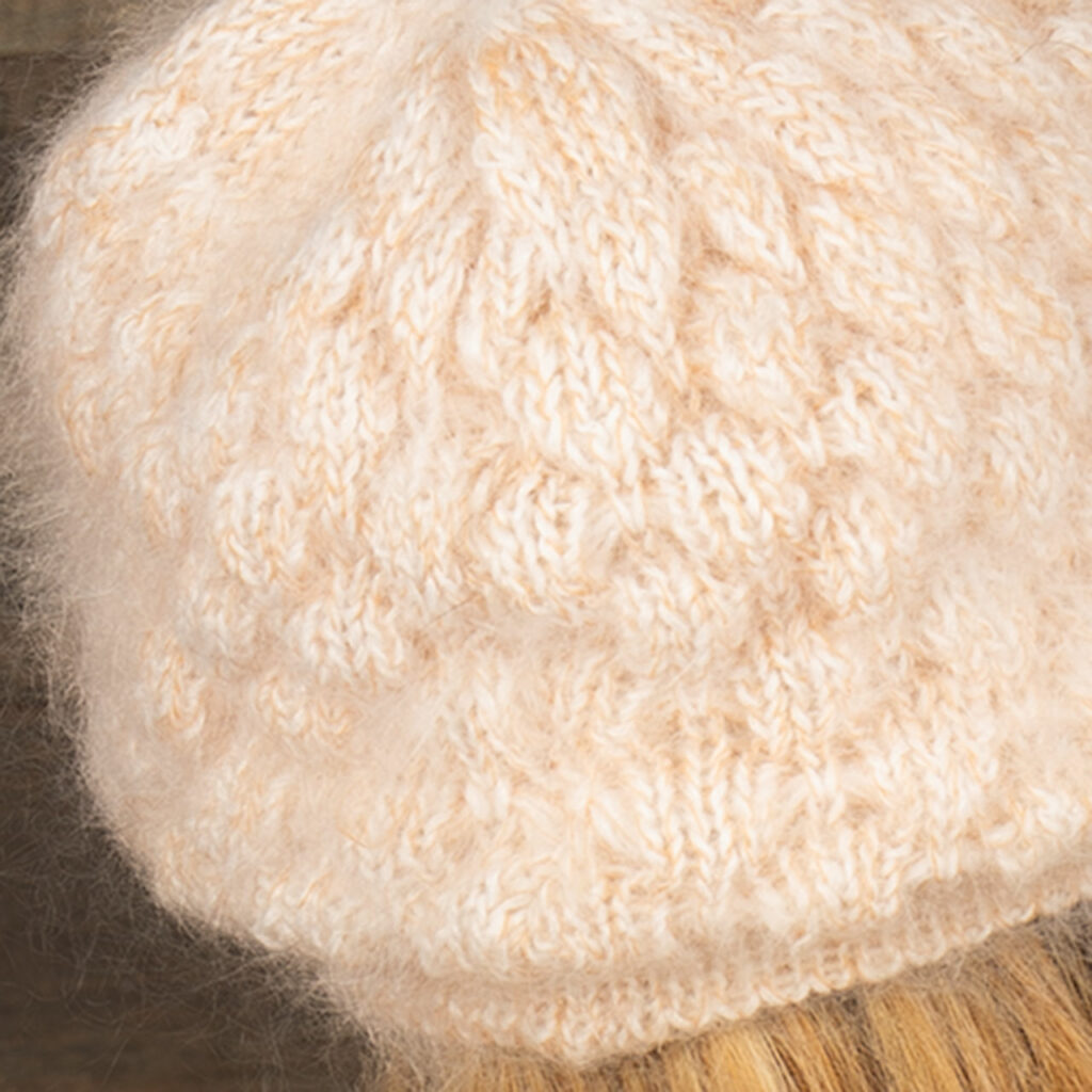 Gorro de lana de cabra hecho a mano - Belosnezka