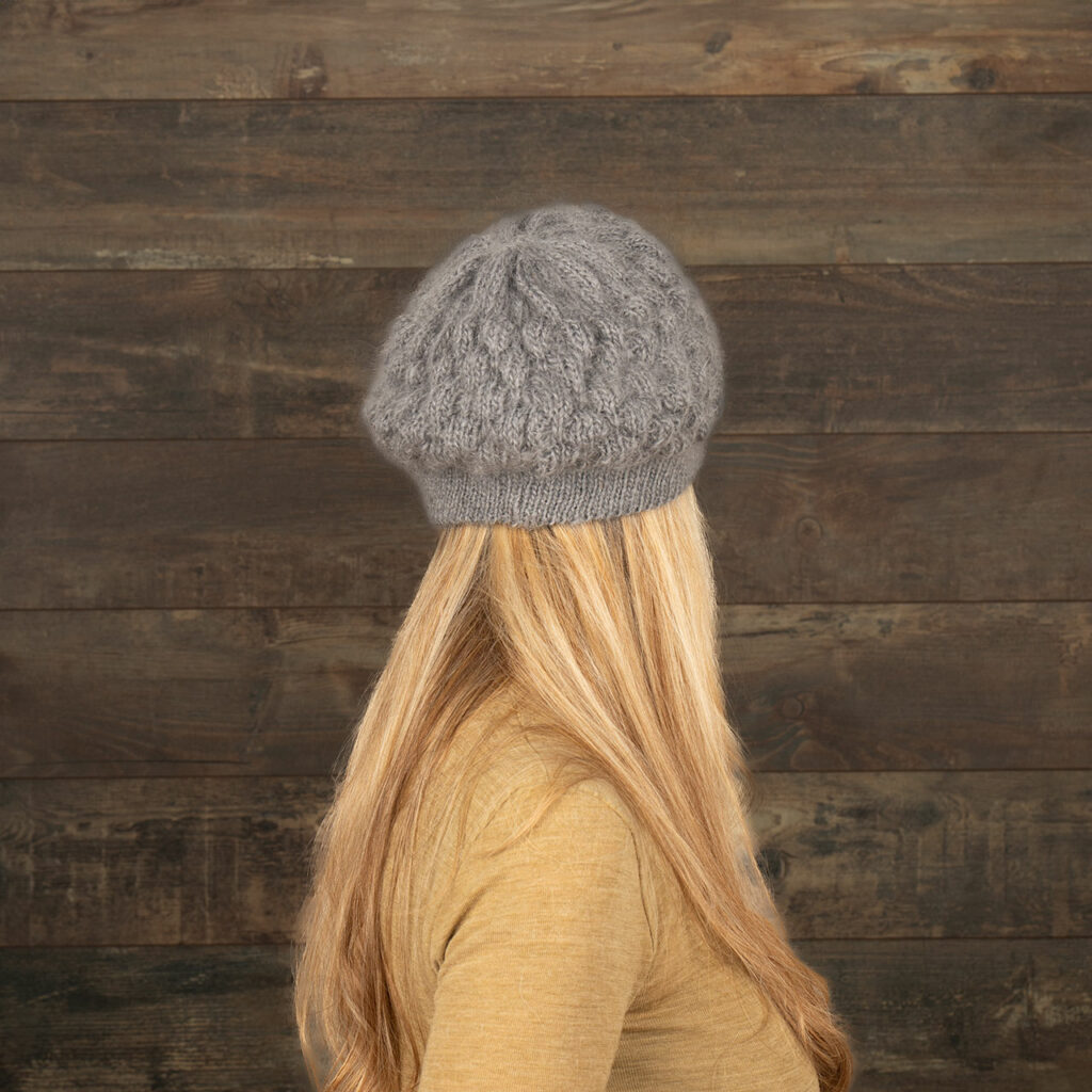Gorro de lana de cabra hecho a mano - Belosnezka