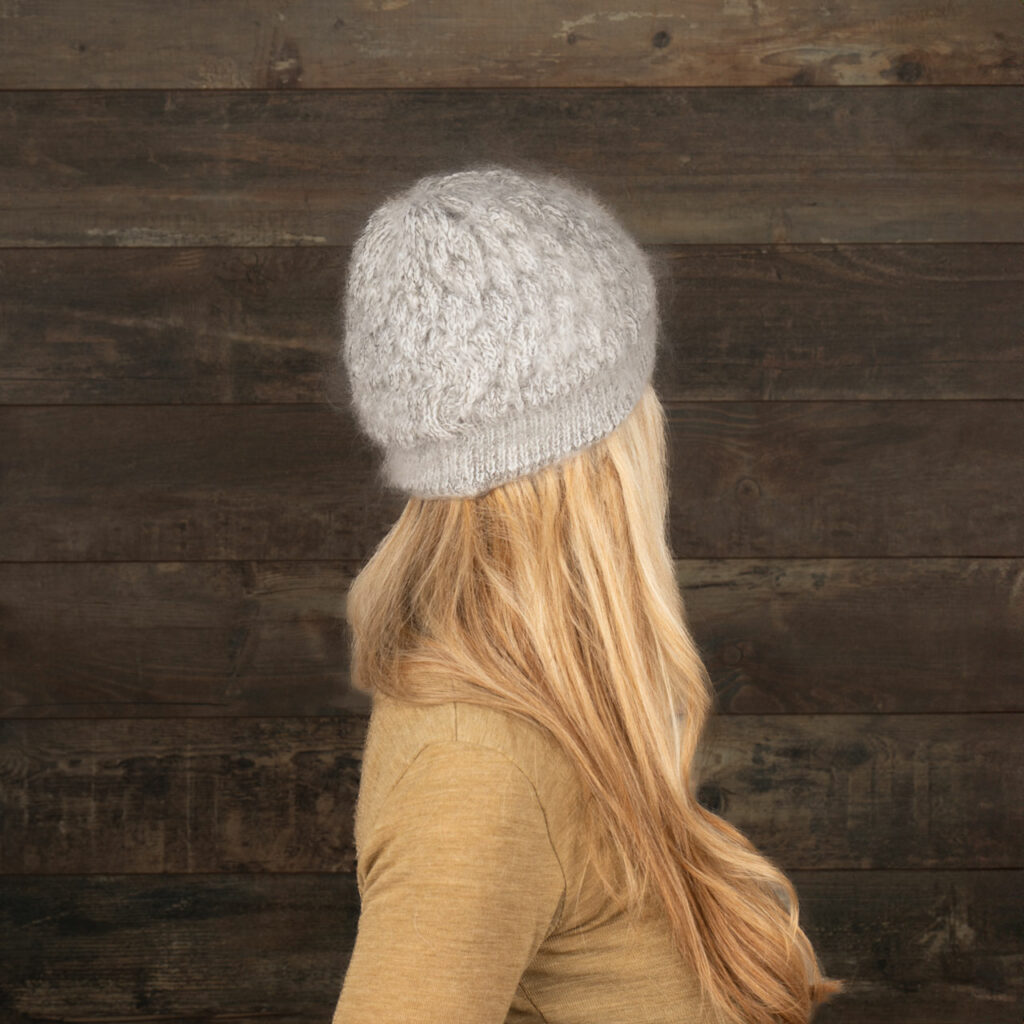 Gorro de lana de cabra hecho a mano - Belosnezka