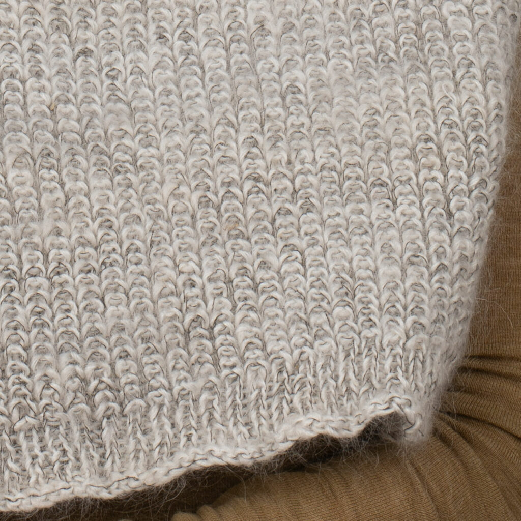 Calentador de cuello de lana de cabra hecho a mano - Babulechka